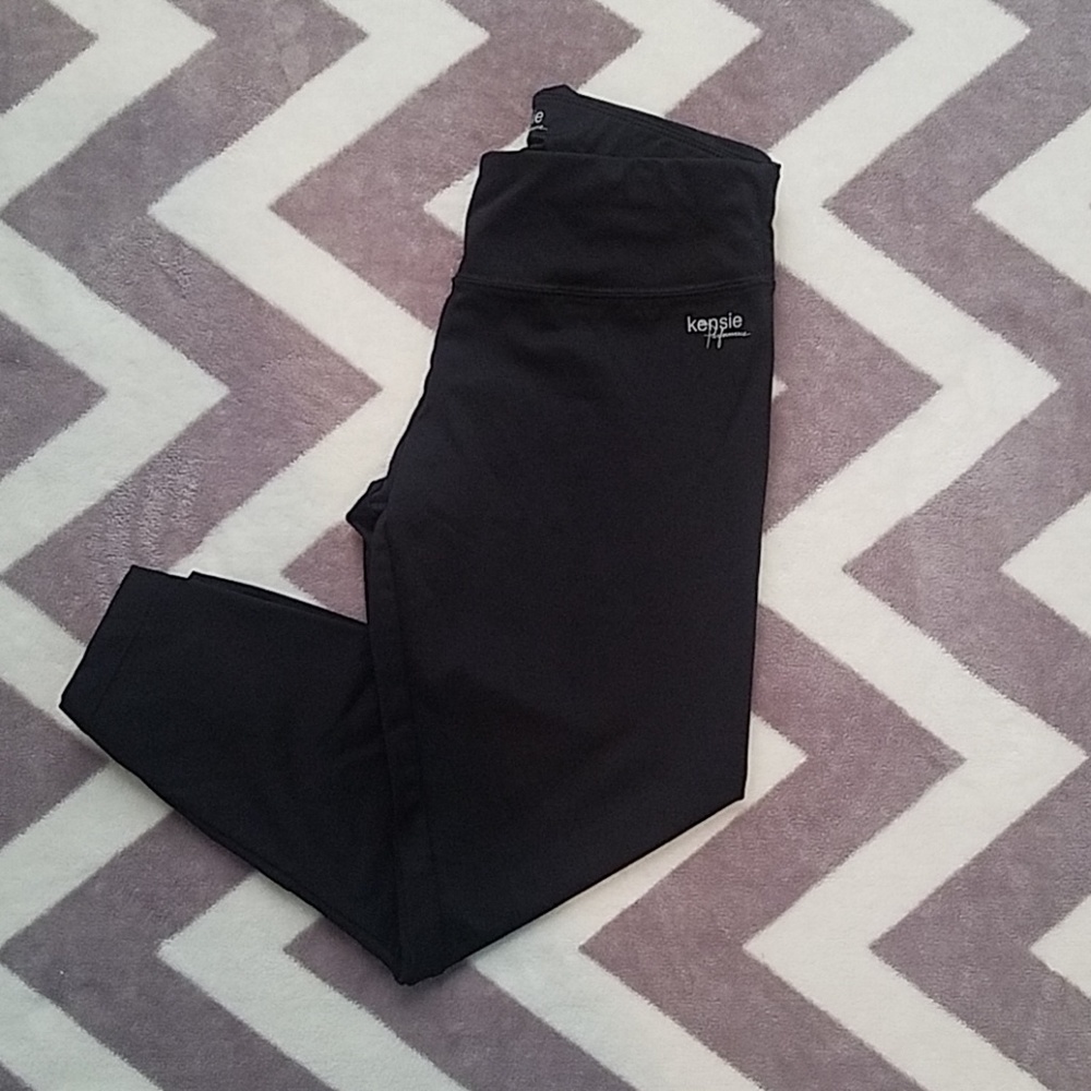 Kensie Performance capri workout pants